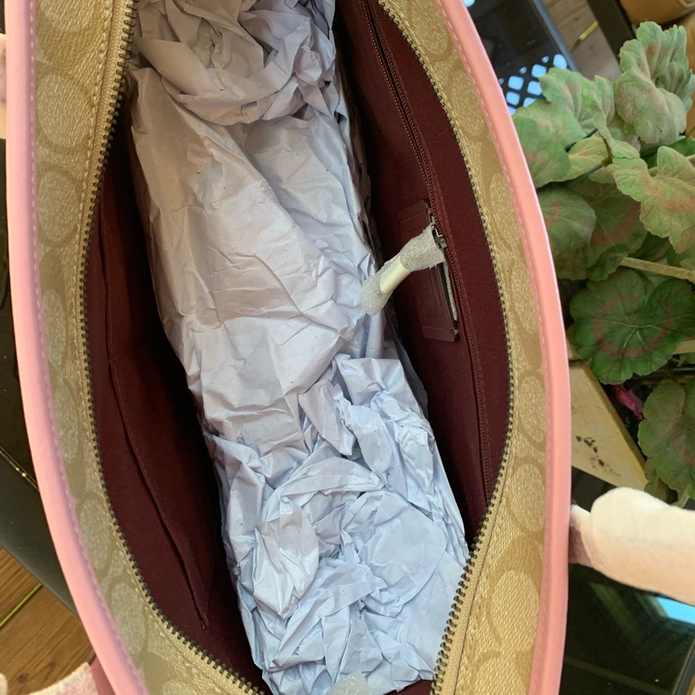 Authentic Coach leather Disney collection L.Edition zip top tote - Picture 9 of 12